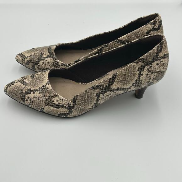 Clark’s Linvale Jerica Taupe Snake Print Leather Kitten Heel, Sz 9.5M - Picture 2 of 6